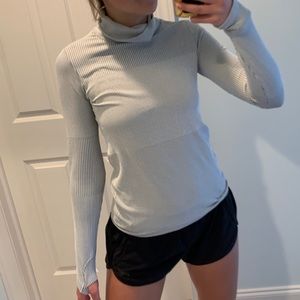 ATHLETA long sleeve athletic turtleneck